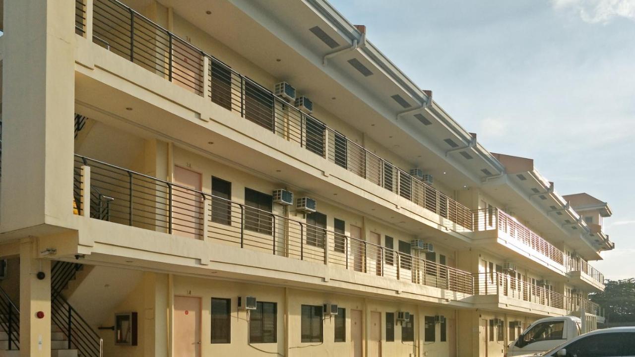 Reddoorz Plus Near Talisay Town Center Extérieur photo