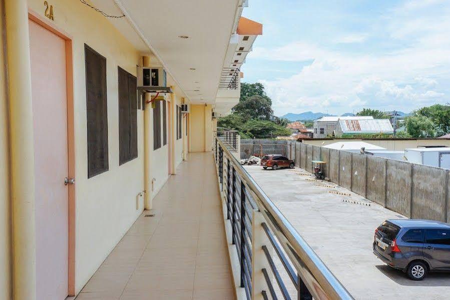 Reddoorz Plus Near Talisay Town Center Extérieur photo